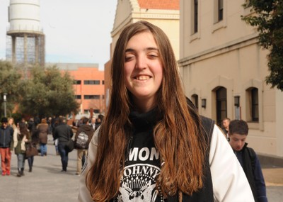 Beatriz Martínez en su campus universitario