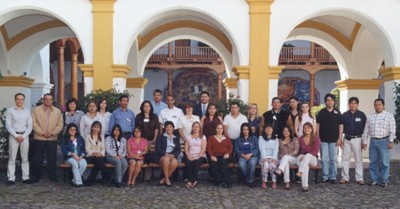 Marta Baldrich (tercera por la izquierda y de pie) en un seminario en Guatemala sobre producción de materiales adaptados para personas con discapacidad visual celebrado en 2009