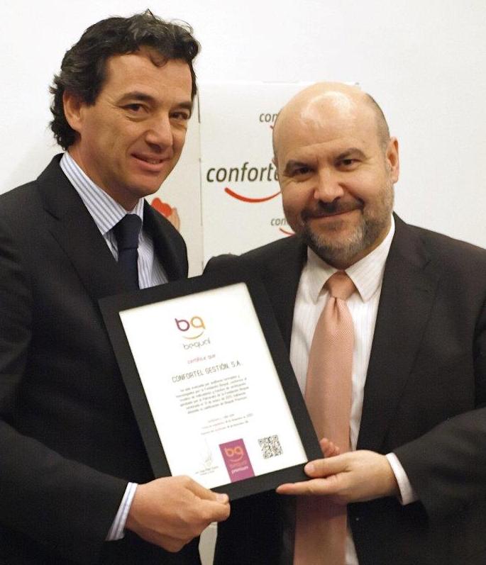El presidente del CERMI y de la Fundación Bequal, Luis Cayo Pérez (derecha) junto a José Ángel Preciados, director general de Confortel Hoteles