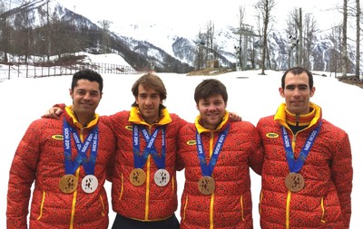 De izquierda a derecha: Galindo, Santacana, Ferrer y Gorce en Sochi con sus medallas