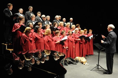 Orfeón Fermín Gurbindo en el concierto de apertura de la Bienal