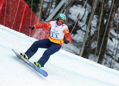 Astrid Fina en plan competición de snowboard