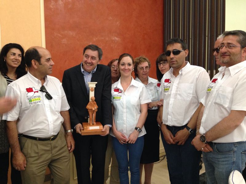 Entrega del premio “Bastón Blanco” al servicio de Atendo Castilla y León