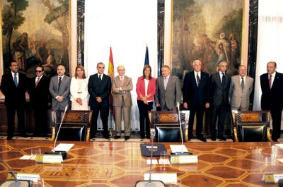 Los ministros Montoro y Ana Mato junto a los representantes de la Plataforma del Tercer Sector.jpg