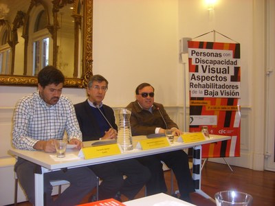 Fernando Iglesias, a la izquierda, en el Curso de Baja Visión 