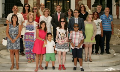 Foto de familia. Homenaje a los ganadores de 'La ONCE y Yo 2014'