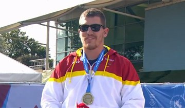 Héctor Cabrera, con su medalla de oro, último metal dorado para España en Swansea