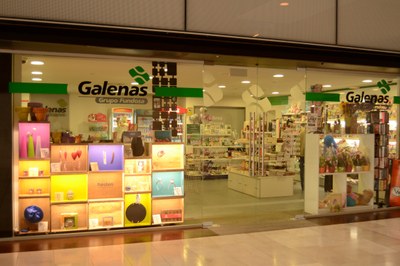 Fachada de la nueva tienda de Galenas en el centro hospitalario de Córdoba