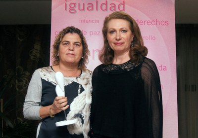 Teresa Palahí recoge el premio a la Institución más comprometida con la mujer