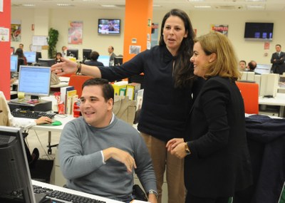 La vicepresidenta con los redactores de la Agencia Servimedia