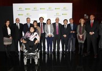 Los galardonados en Castilla y León posan, en una foto conjunta, al final del acto