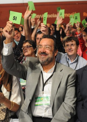 Miguel Carballeda vota durante el congreso