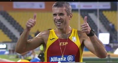 Alberto Suárez celebra su segundo puesto