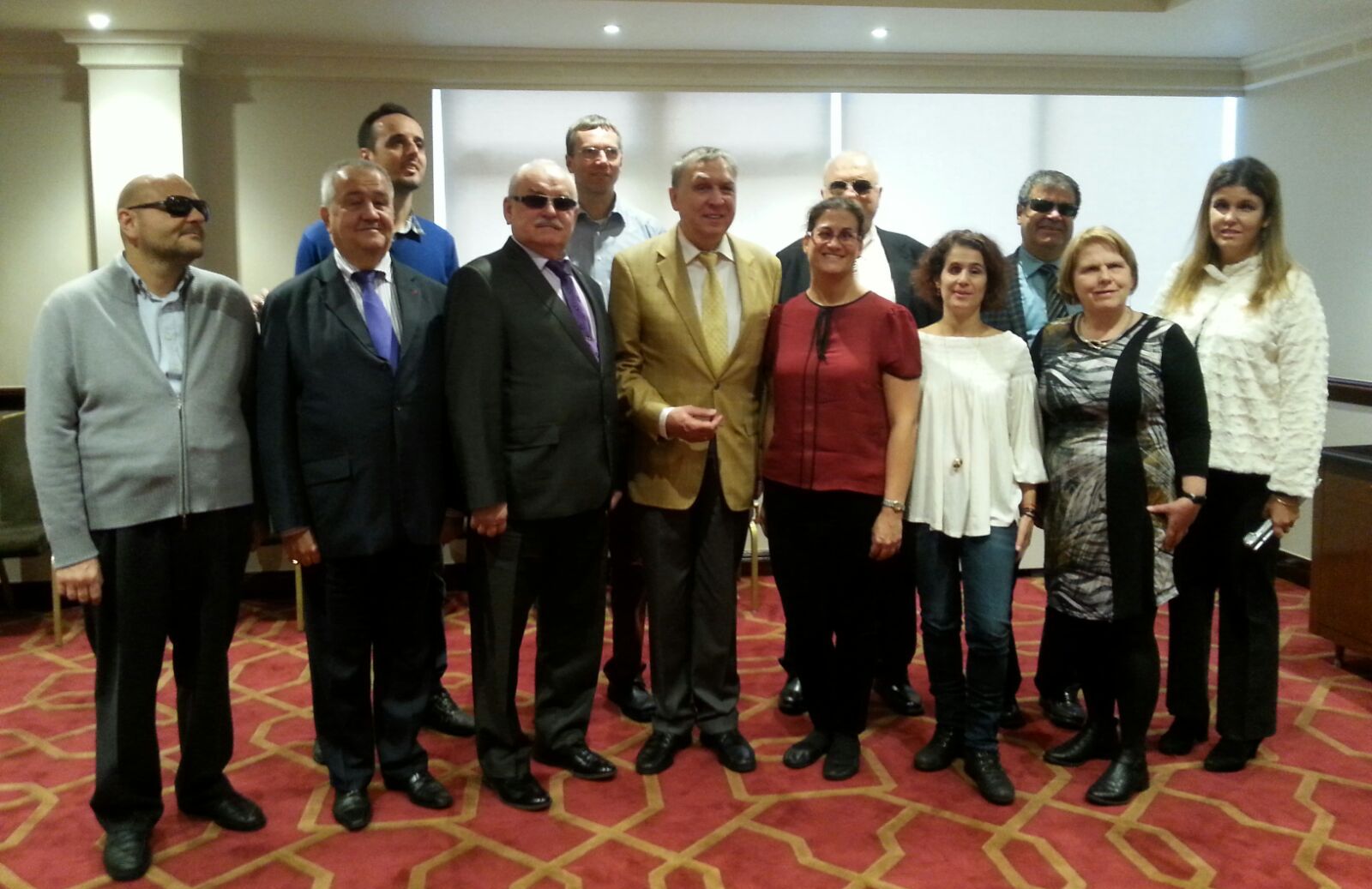La nueva Junta Directiva de la EBU posa tras ser elegida en la Asamblea de Londres
