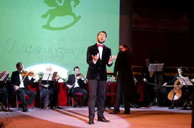 Álvaro Bernal. Actuación en Moscú