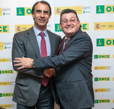Ángel Sánchez y César Antón sellan el acuerdo con un apretón de manos