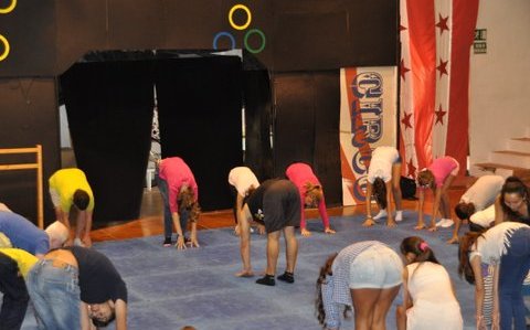 La sesión arrancó con una tabla de gimnasia para estirar y flexibilizar los cuerpos