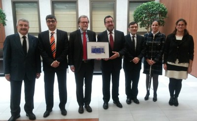 La delegación española, con el embajador Juan de Arístegui, en la sede de la  Representación Permanente de España ante el Consejo de la Unión Europea