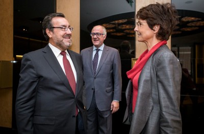 Miguel Carballeda recibe a Marianne Thyssen a su llegada a la Cámara de Comercio española