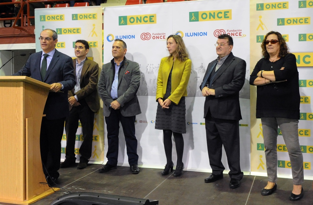 El consejero Rafael Van Gierken inaugura las jornadas en presencia de los responsables de la ONCE