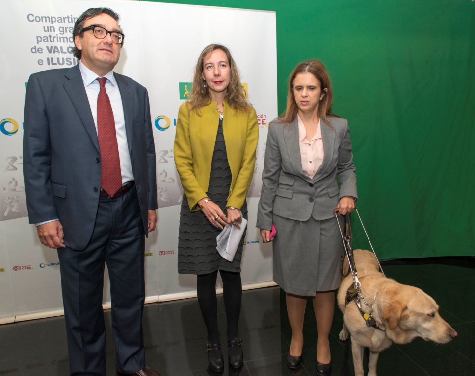 Josep Vilaseca en su toma de posesión, junto a la vicepresidenta de la ONCE, Patricia Sanz, y la presidente del Consejo Territorial balear, Mª Carmen Soler (foto: Cati Cladera)
