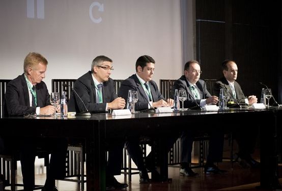 Mesa de debate en la que intervino nuestro responsable sobre tecnología y seguridad