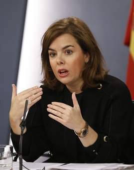 La vicepresidenta Sáenz de Santamaría presenta el acuerdo del Consejo de Ministros