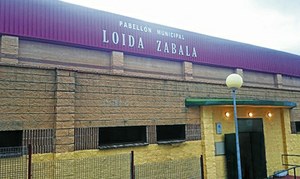 Fachada del nuevo pabellón dedicado a Loida Zabala en Losar de la Vera