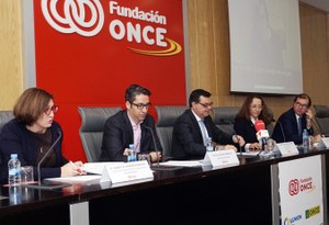 Mesa de la presentación del estudio sobre empleabilidad de los estudiantes con discapacidad
