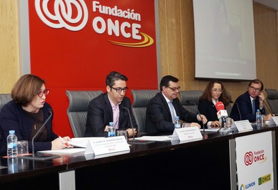 Mesa de la presentación del estudio sobre empleabilidad de los estudiantes con discapacidad