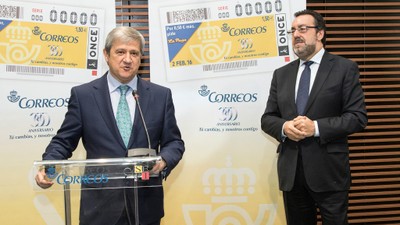 Intervención de Javier Cuesta (junto a Miguel Carballeda) en la presentación del cupón