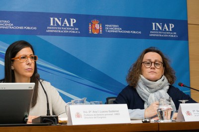 Sabina Lobato (a la derecha), junto a la directora del Congreso Ana Luaces