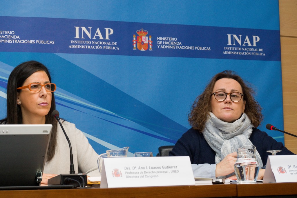 Sabina Lobato (a la derecha), junto a la directora del Congreso Ana Luaces