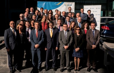 Foto de familia de la primera reunión de directivos de ILUNION con el vicepresidente de la ONCE José Luis Pinto