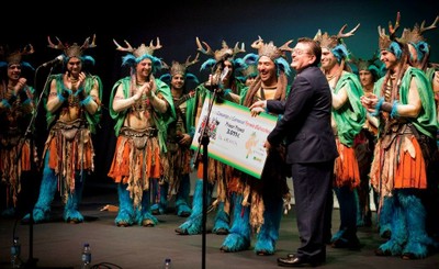 Momento de la entrega del primer premio