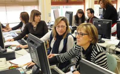 Un grupo de trabajadores en el desarrollo de uno de los cursos de formación ONCE