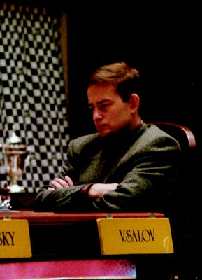 Valery Salov disputa una partida en una imagen retrospectiva