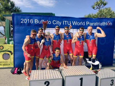 El equipo español de triatlón muestra su satisfacción tras su participación en Sudáfrica