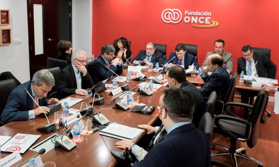 Imagen cenital de la reunión del Patronato de Fundación ONCE