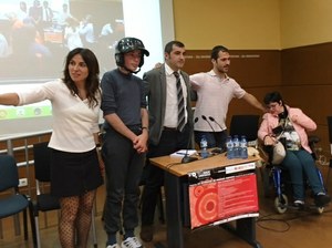 Javier Álvaro, junto al resto de personas con discapacidad integrantes de la mesa sobre 'Ciudad, ocio y tiempo libre'