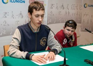 Lectura de El Quijote por dos niños afiliados