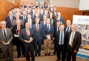 Foto de familia de los participantes en las Jornadas de Facility Services