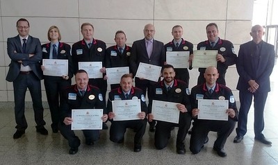 Foto de familia de los vigilantes galardonados en Valencia