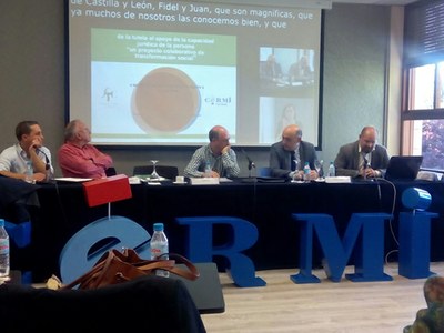 Mesa presidencial de una de las jornadas