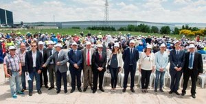 Patricia Franco, junto a los representantes de DHL e ILUNION, en las instalaciones de Quer 