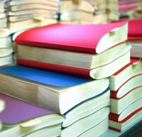 Pila de libros en braille