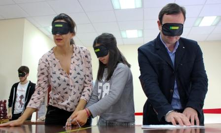 Visitantes con antifaz de Taclticia