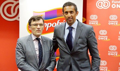 Alberto Durán (a la izquierda) con Paulo Soares, tras la firma