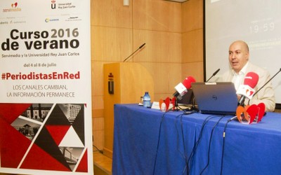 Nacho Carceero pronunciando su conferencia en el Curso