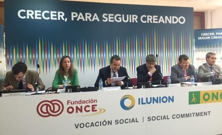 Mesa presidencial de la reunión del Comité de Coordinación General